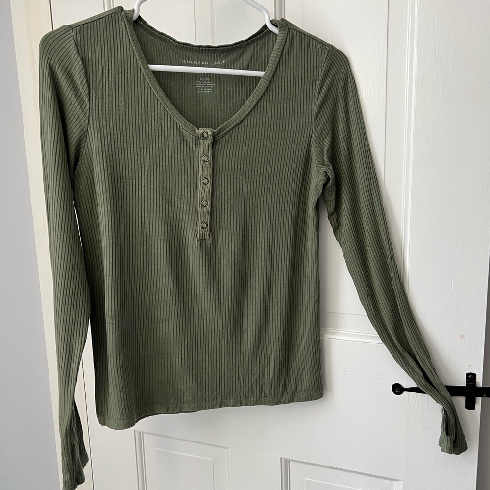 American Eagle women’s long sleeve top, green, size small